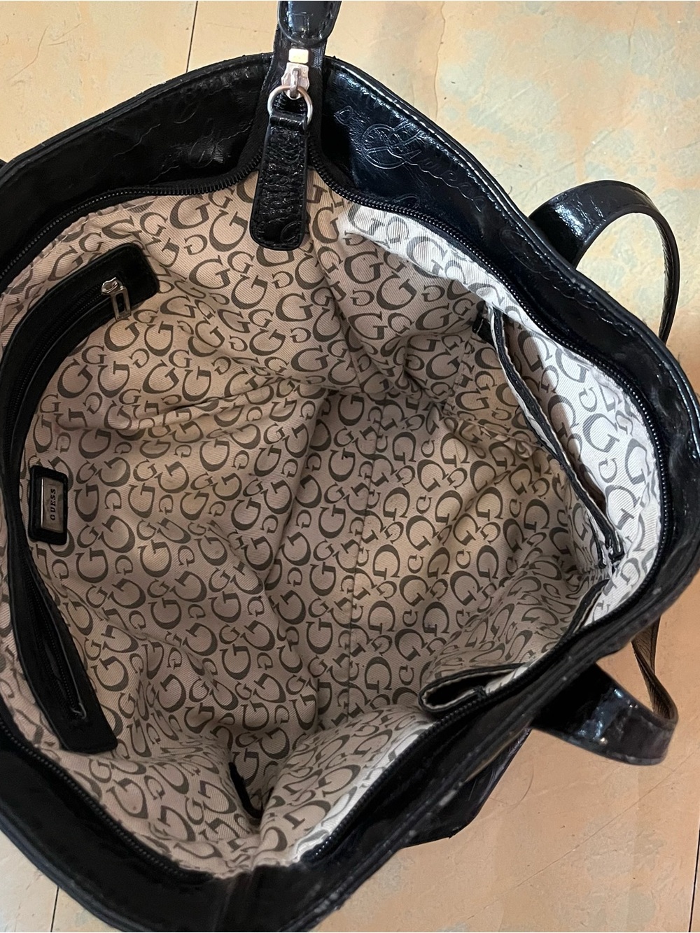 GUESS Black tote bag - Picture 7 of 12